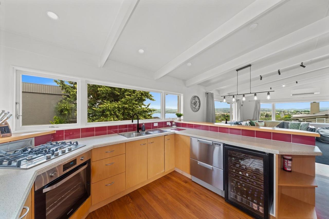 Hilltop House - Taupo Luaran gambar