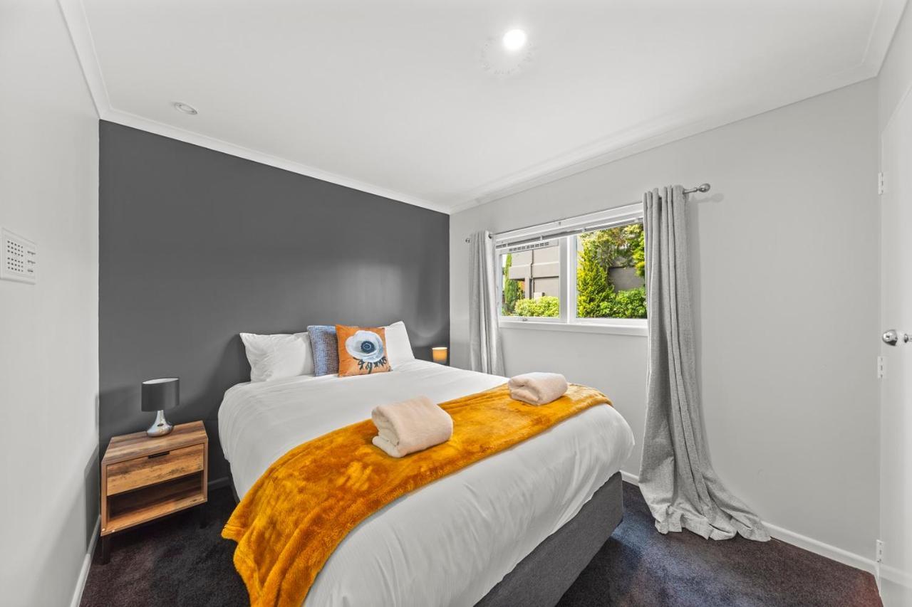 Hilltop House - Taupo Luaran gambar