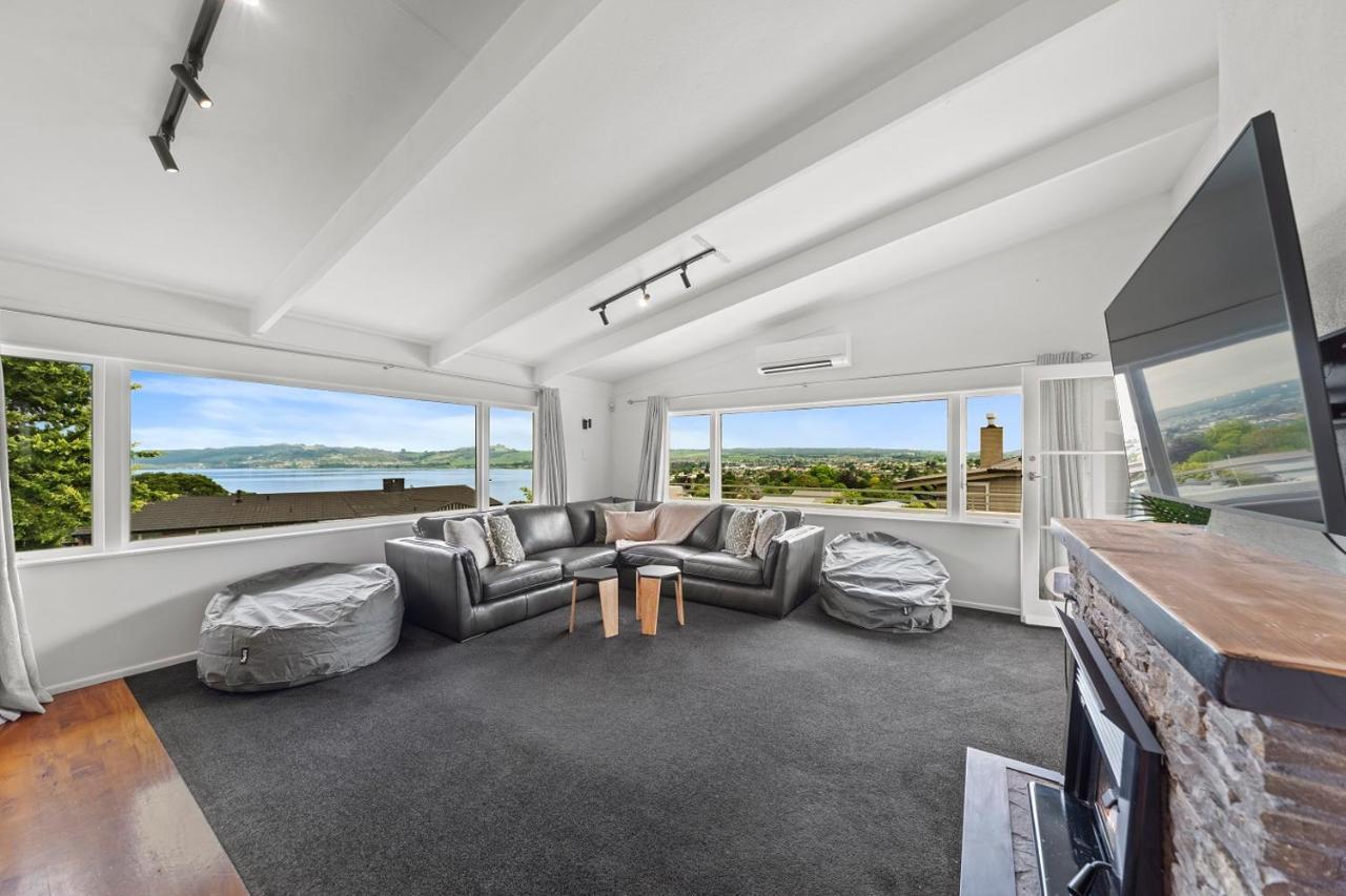 Hilltop House - Taupo Luaran gambar