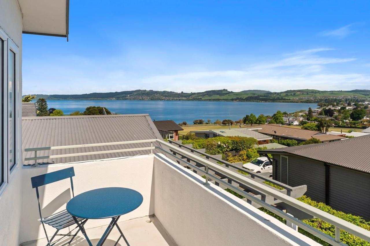Hilltop House - Taupo Luaran gambar